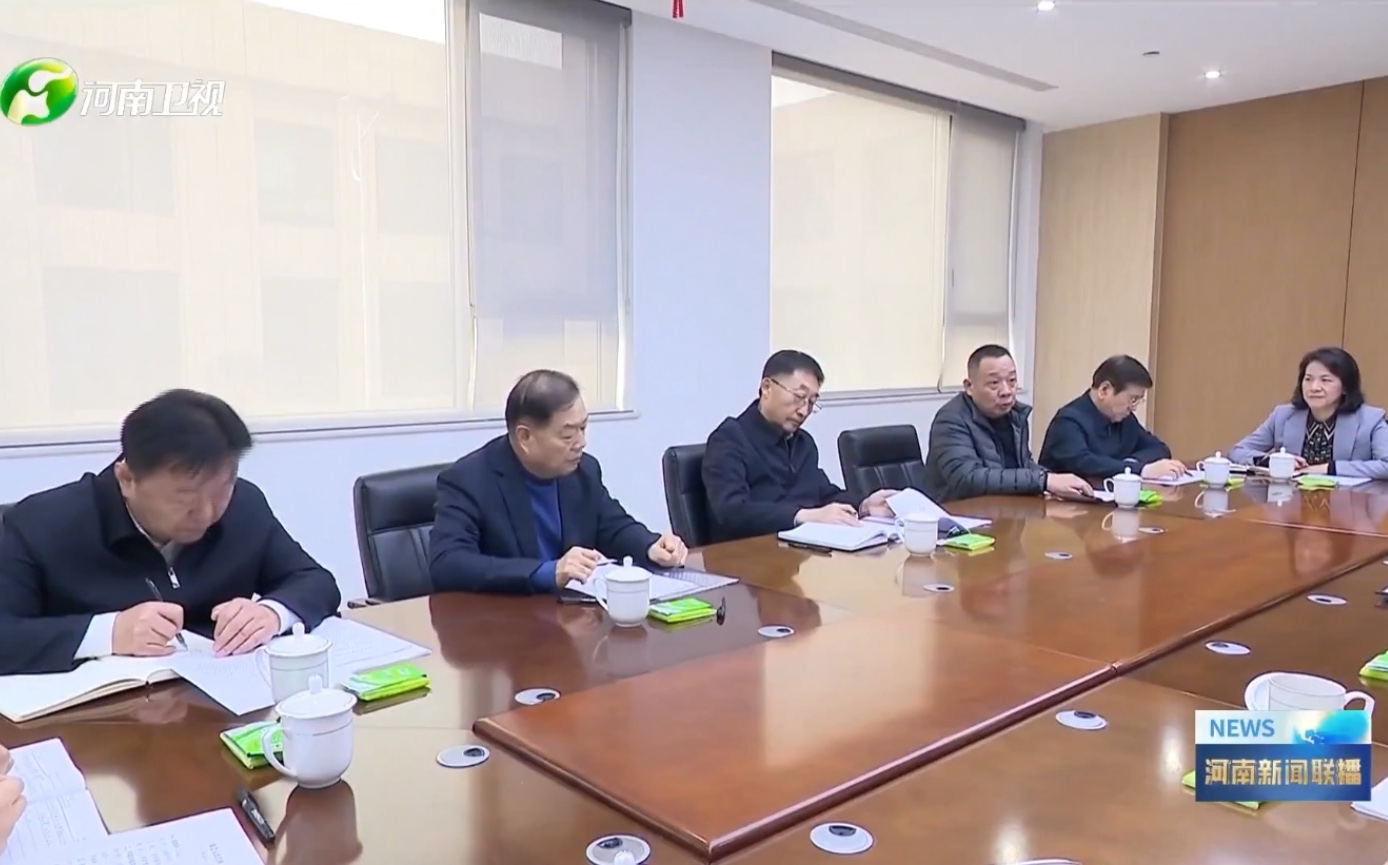 河南省委书记刘宁、省长王凯到许昌调研民营经济，亚投(中国)集团党委书记、创始人楚金甫作为民营企业家代表参加座谈。